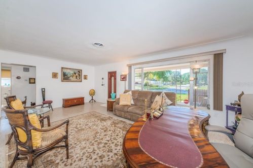 781 58th Ave, Saint Petersburg FL  33703-1601 exterior