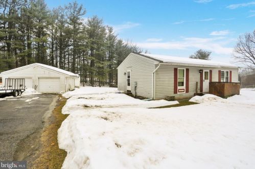 191 Woodland Dr, Dauberville, PA 19533-9439