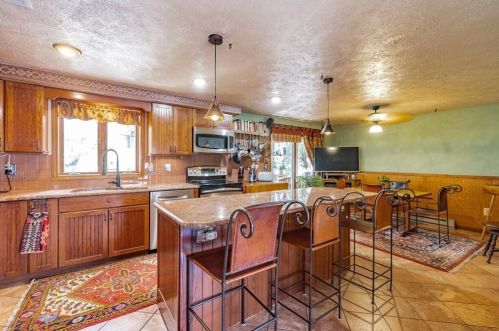 13 Stebbins Rd, Monson MA  01057-9407 exterior