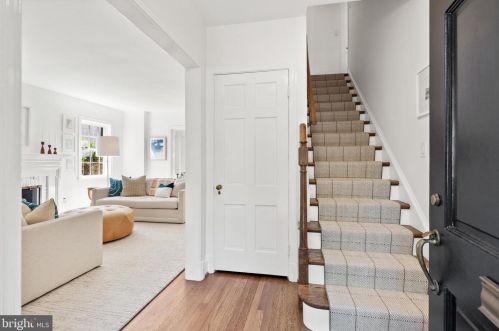 4338 Reno Rd, Washington, DC 20008-4235