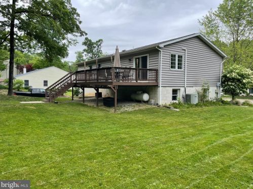 156 Boxwood Ct, Pottstown PA  19464-1500 exterior