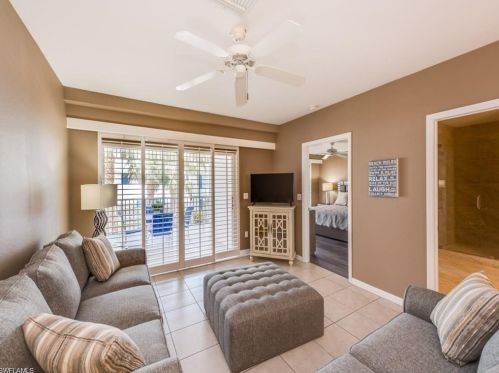 160 Palm St, Marco Island, FL 34145-2018