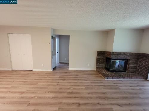 671 Chadwick Ln, West Pittsburg, CA 94565-3289