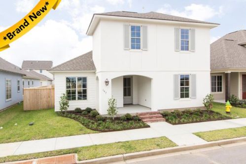 107 Catamaran Dr, Youngsville LA  70592-6381 exterior