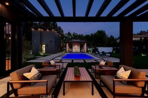 4508 Haskell Ave, Van Nuys CA  91436-3148 exterior