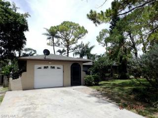 2711 54th St, Naples, FL 34116-7521