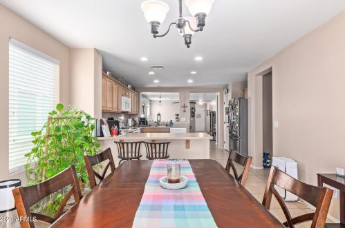 967 Leslie Ave, San Tan Valley AZ  85140-4439 exterior