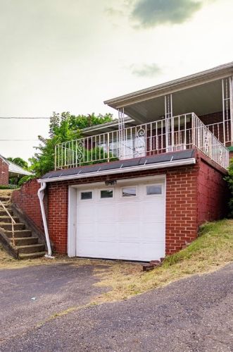 3711 6th Ave, Beaver Falls, PA 15010-1918