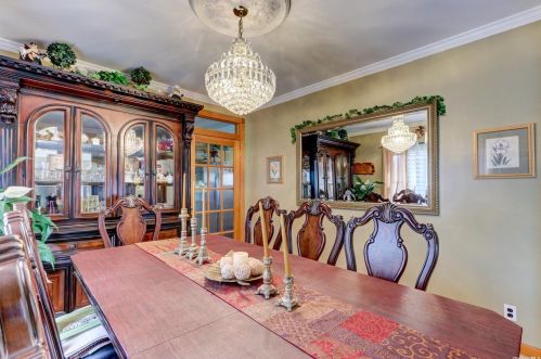 90 Mckee St, Floral Park NY  11001-1618 exterior