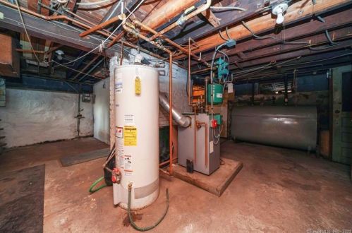 150 Summit St, Bridgeport CT  06606-4839 exterior