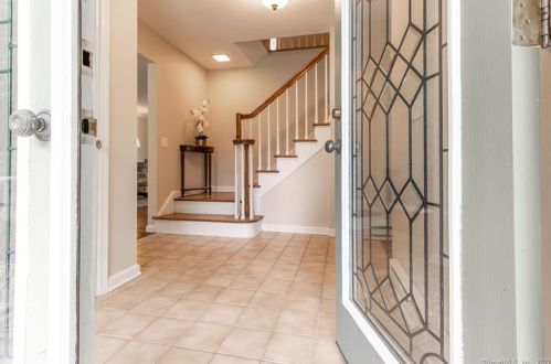 42 Aunt Hack Rd, Danbury, CT 06811-4225