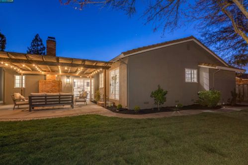 124 Greenbrook Ct, Danville CA  94526-5251 exterior