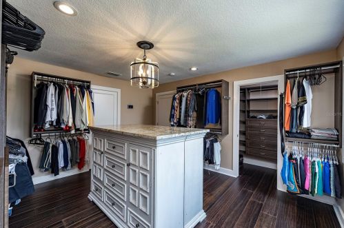 17320 Whirley Rd, Lutz FL  33558-4827 exterior