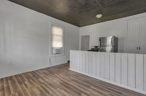 307 Maplewood Ave, Ambridge PA 15003-2519 exterior