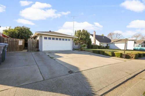 615 Devonshire Dr, Liberty Farms CA  95620-2210 exterior