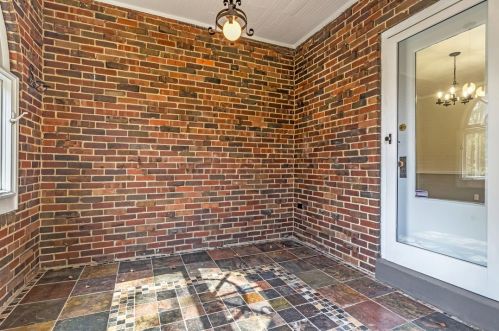 305 Woodside Rd, Pittsburgh, PA 15221-3639