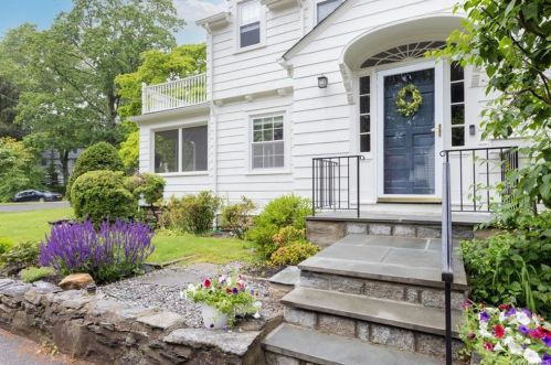 143 Ridgeway St, Mount Vernon, NY 10552-1138