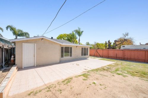 340 Willow Ave, Rialto CA  92376-5832 exterior
