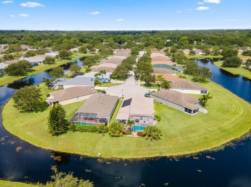 1390 9 Pl, Vero Beach FL 32960-2122 exterior