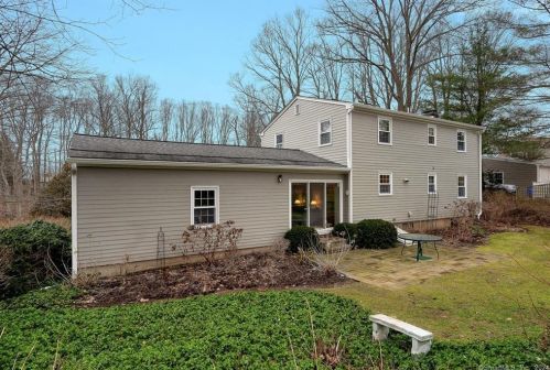 43 Walnut Ln, Northford CT  06472-1128 exterior