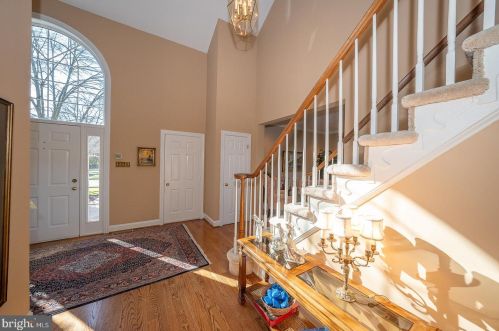 152 Greenville Ct, Berwyn, PA 19312-2071