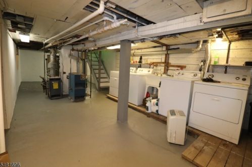 210 8 Ave, Manville NJ  08835-1233 exterior