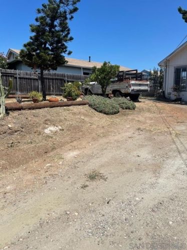 6827 Springfield St, San Diego, CA 92114-1613