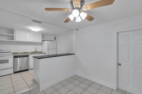 5461 43rd Ter, Saint Petersburg FL  33714-3624 exterior