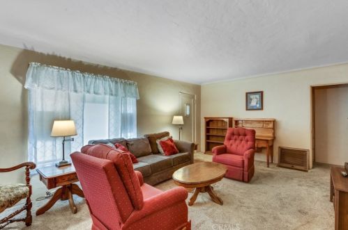 6017 Kauffman Ave, Temple City CA  91780-1742 exterior