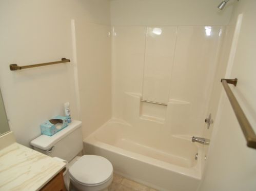 4559 Greenridge Cir, Milwaukee WI 53220-3376 exterior