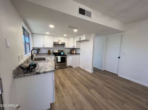 10026 47th Ave, Glendale AZ 85304-4427 exterior