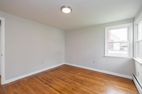 127 Sunset St, Windsor Locks CT  06096-2411 exterior