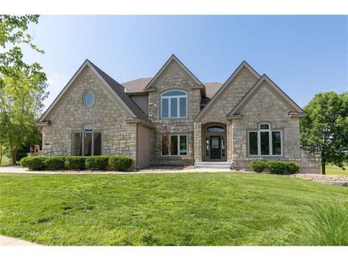 9616 Vista Dr, Shawnee Mission KS  66220-3636 exterior