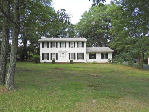 119 Larsen Ln, Cresco, PA 18326-7245