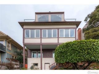 2211 Broadway, Seattle WA  98102-4135 exterior