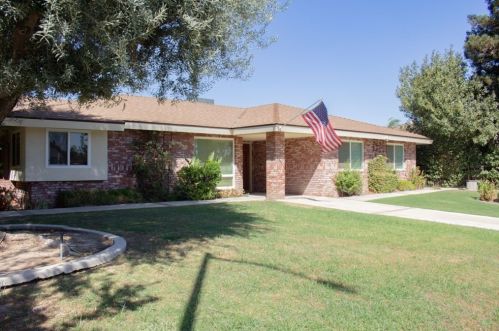 7412 Olive Dr, Bakersfield, CA 93308-3739