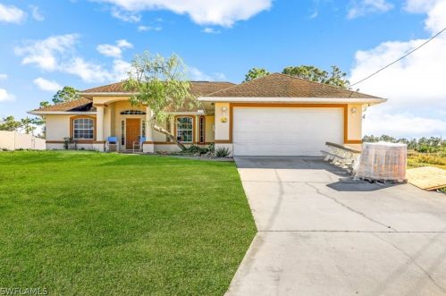 1025 Mark Ave, Lehigh Acres, FL 33974-9672