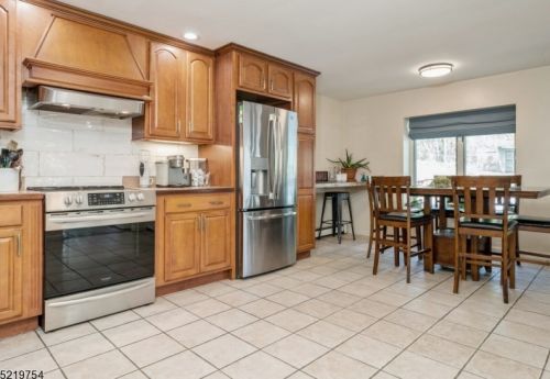 11 Kearny Dr, Wantage NJ  07461-3928 exterior