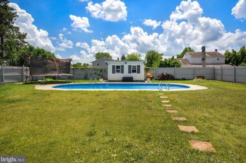 215 Harrison Ave, Beverly NJ  08010-2119 exterior