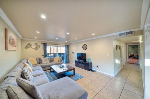 301 Tradewinds Dr, San Jose, CA 95123-6021