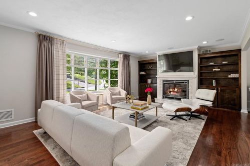44 Bonwit Rd, Rye Brook NY  10573-1437 exterior