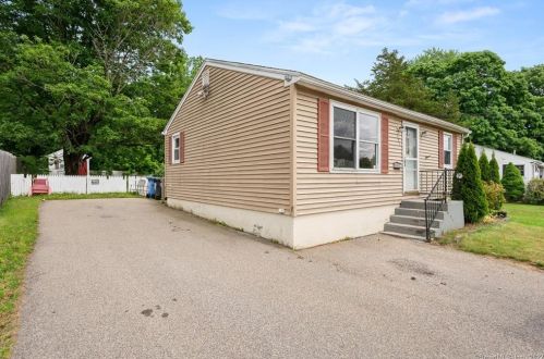 107 Prospect St, Colchester, CT 06415-1406
