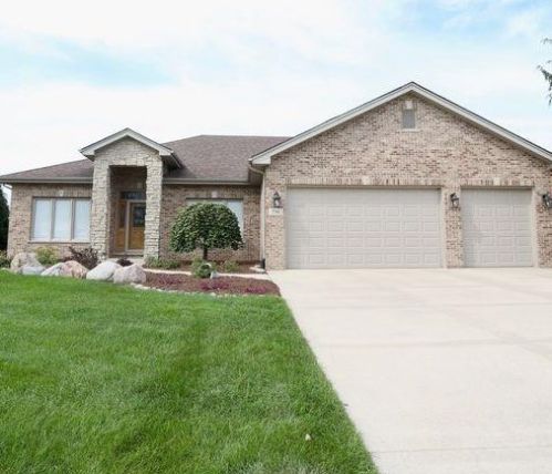 786 Cirque Dr, Crown Point, IN 46307-7502