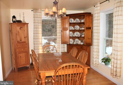 324 Mountaintop Rd, Swartzville PA  17569-9016 exterior