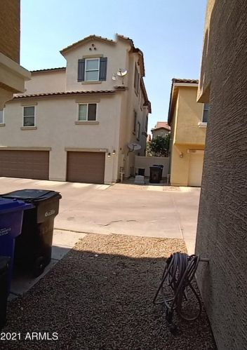 1339 Owl Dr, Gilbert, AZ 85296-8471