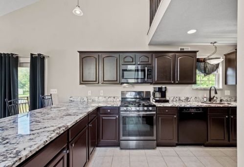 5143 Chevy Chase Dr, Finleyville, PA 15332-9429
