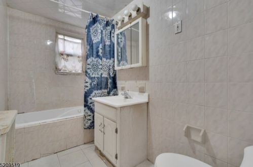 220 Linden Ave, Rahway NJ  07065-4235 exterior