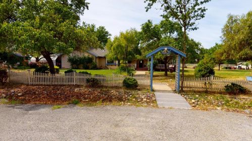 2004 Oscar Ct, Gilroy, CA 95020-9028