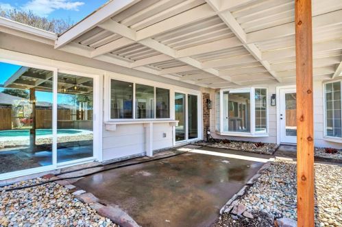 702 Carleton Dr, Richardson TX  75081-5906 exterior