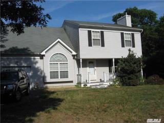 2839 John Roe Smith Ave, Gordon Heights, NY 11763-2135